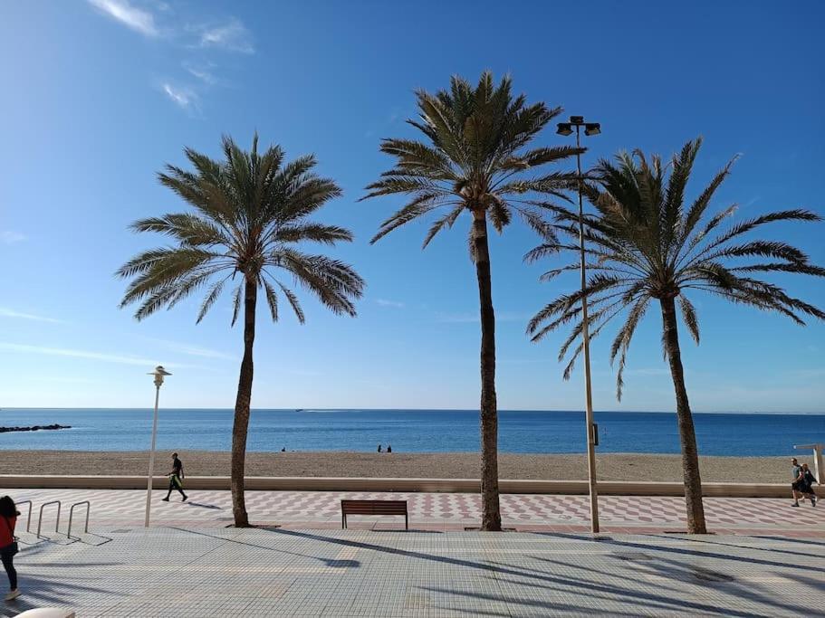 Estupendo Piso Renovado A 30 Metros De La Playa Apartment Almeria Ngoại thất bức ảnh