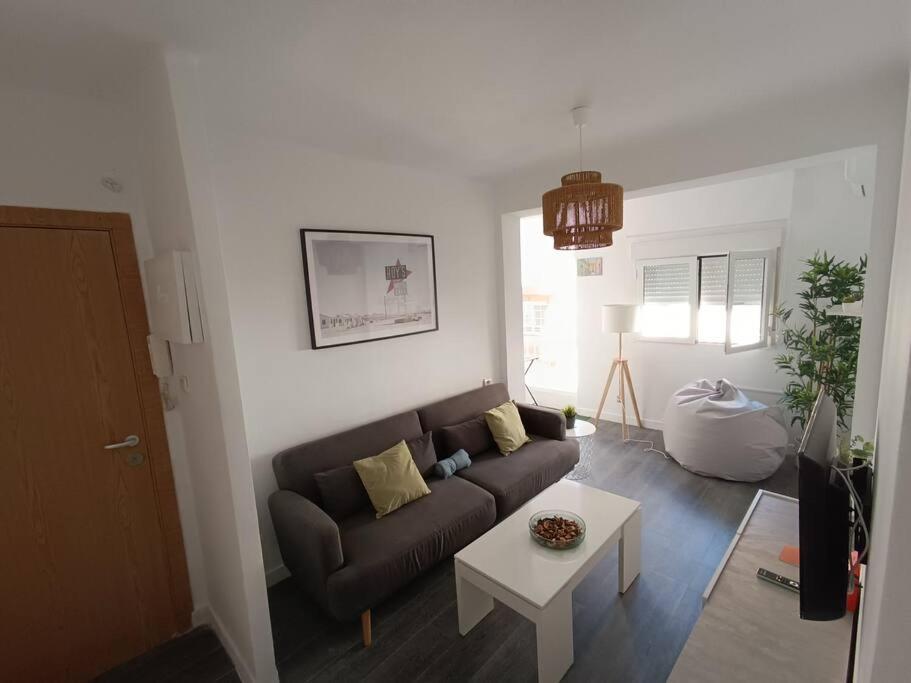 Estupendo Piso Renovado A 30 Metros De La Playa Apartment Almeria Ngoại thất bức ảnh